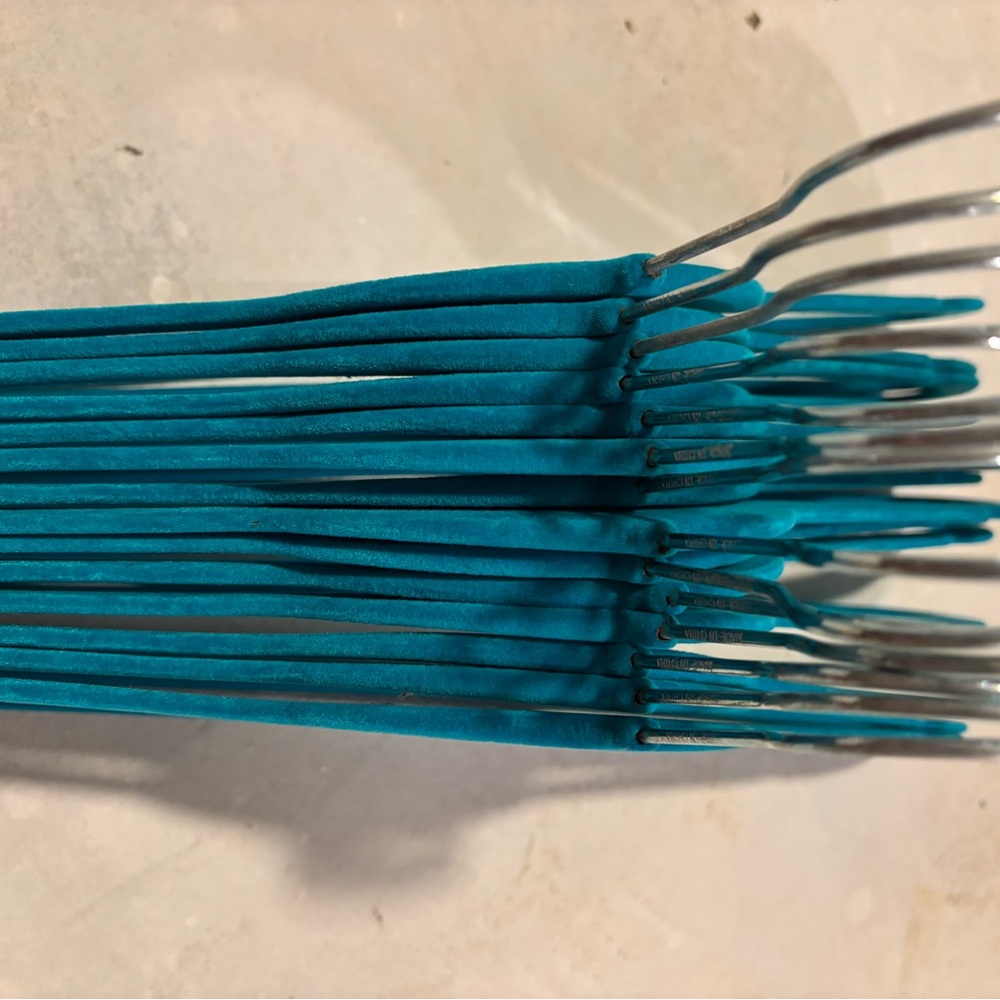 Set of 14 Blue Velvet Felted Hangers - Picture 3 of 3